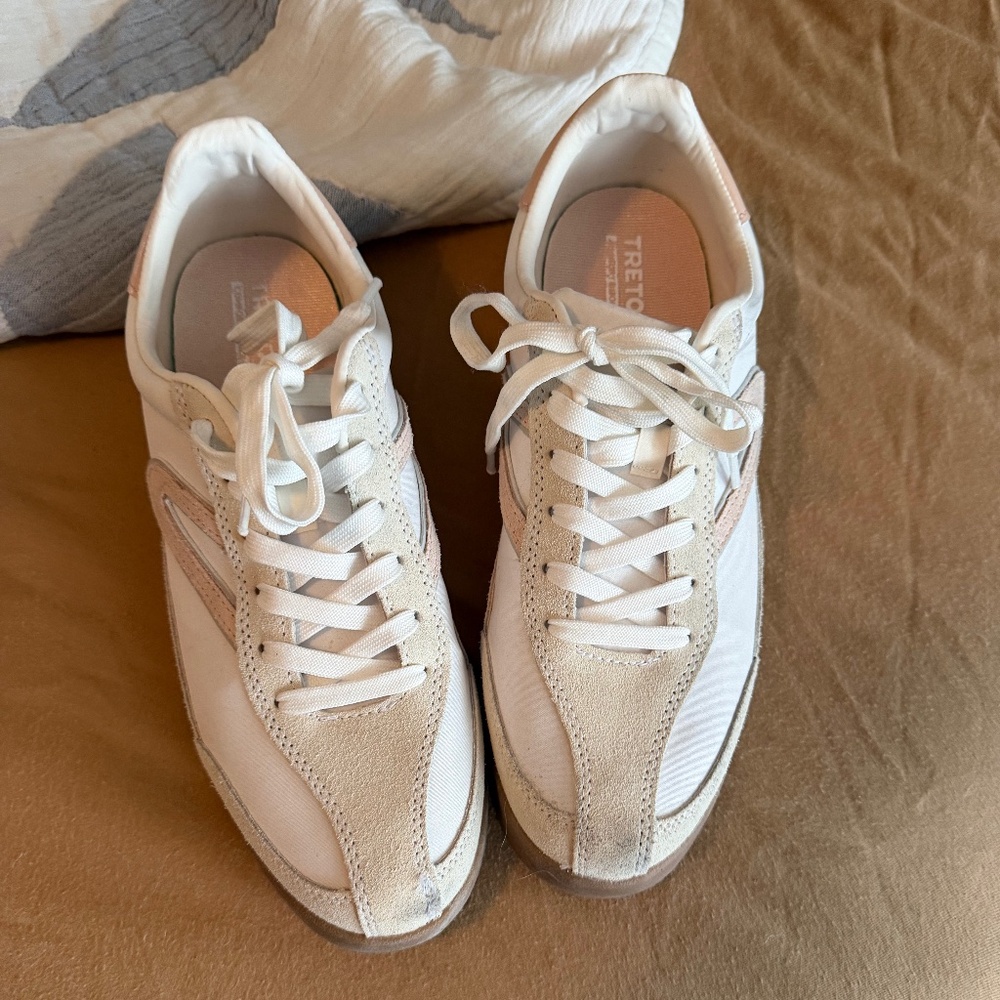 Tretorns: women’s 9: worn once